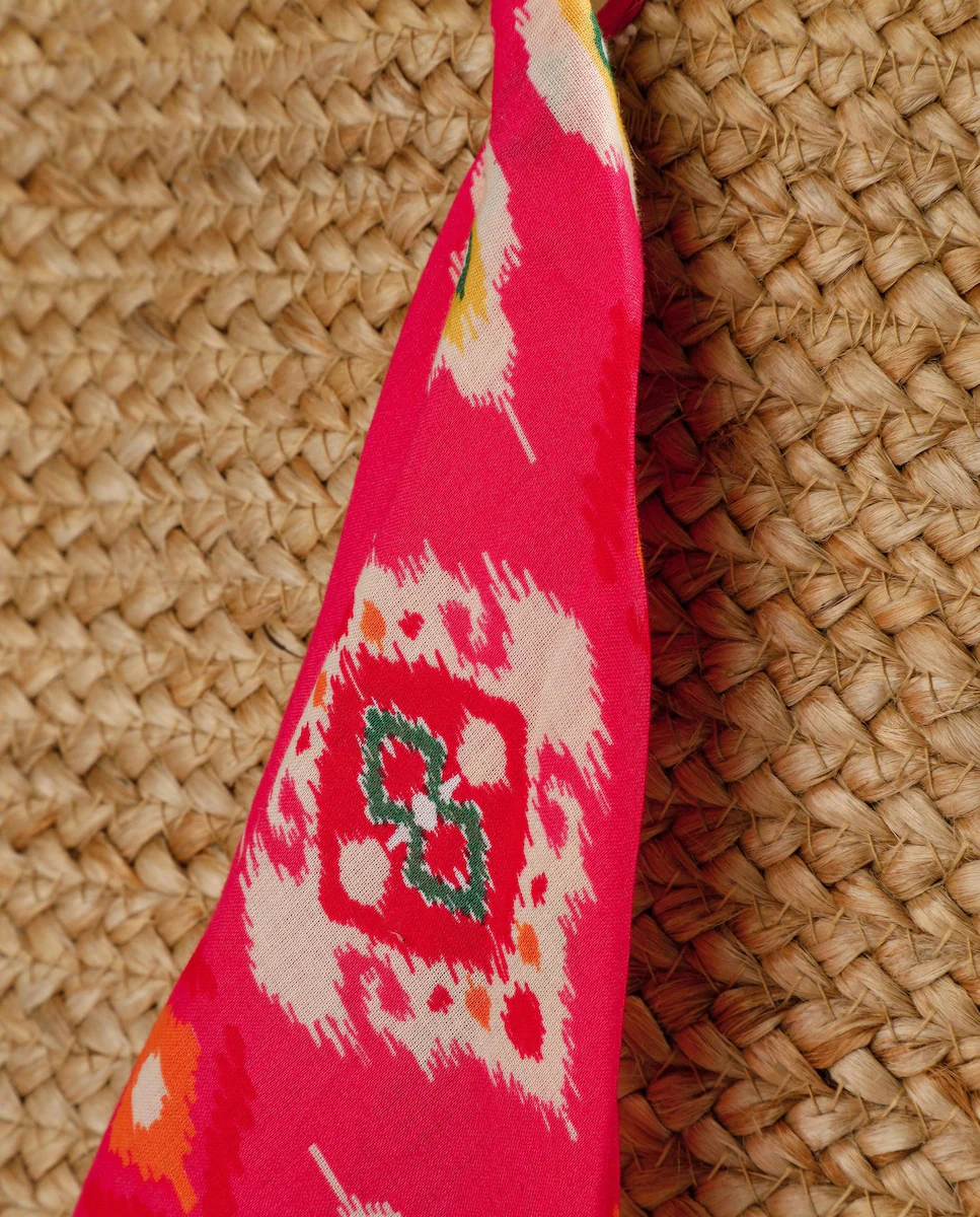 Женская сумка-шоппер через плечо с деталью в виде платка Scalpers, бежевый
Женская сумка-шоппер через плечо с деталью в виде платка Scalpers, бежевый