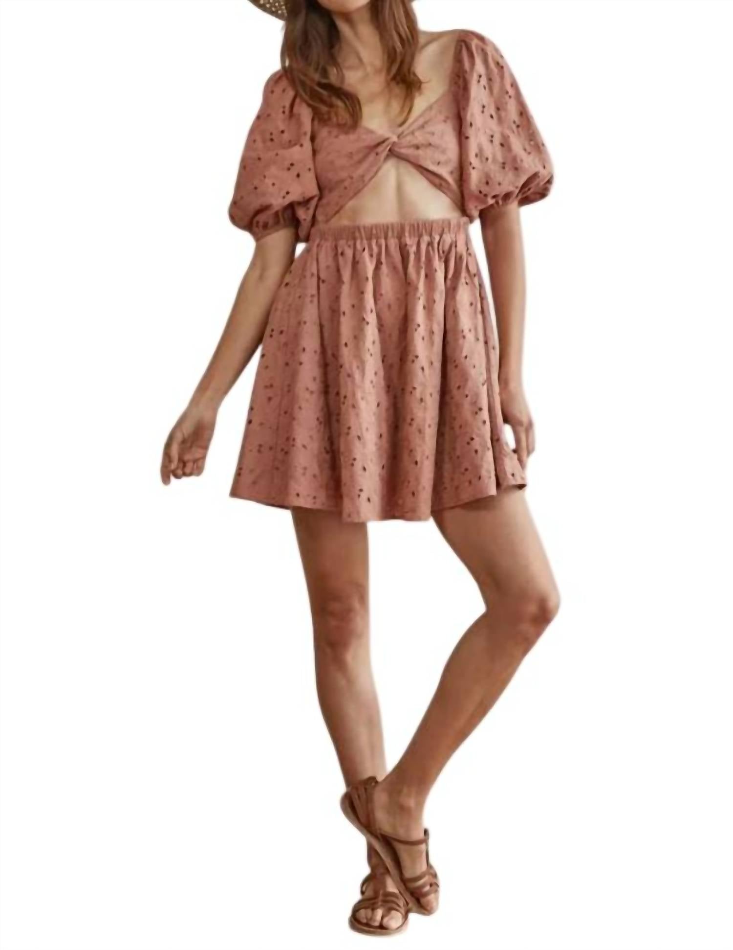 Платье Ebba в лиловом цвете By Together
Платье Ebba в лиловом цвете By Together