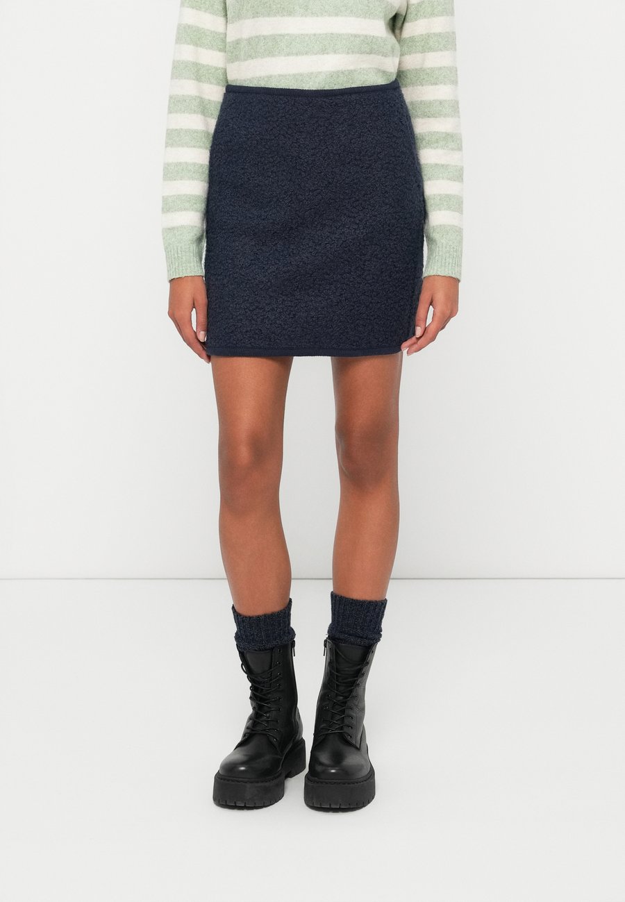 Юбка JDY JDYSHIRLEY SKIRT, Black Iris/Dark Blue
Юбка JDY JDYSHIRLEY SKIRT, Black Iris/Dark Blue