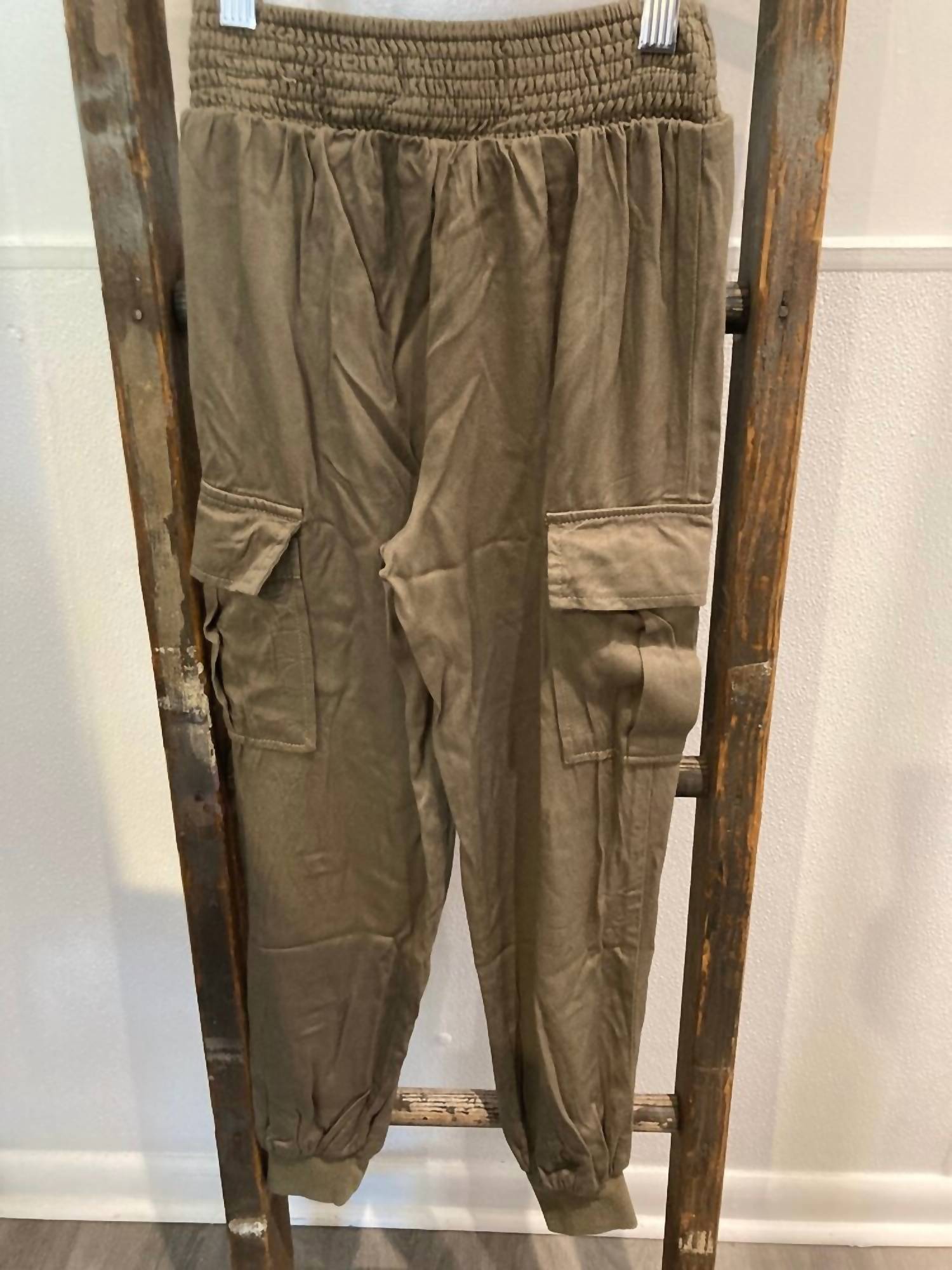 Детские грузовые брюки цвета оливы Habitual Girl, оливковый
Детские грузовые брюки цвета оливы Habitual Girl, оливковый