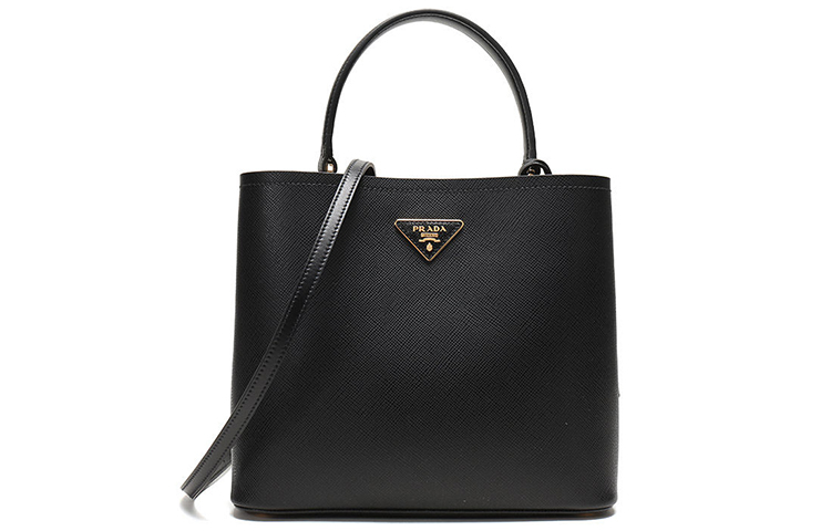 Кожаная женская сумка через плечо черная PRADA
Кожаная женская сумка через плечо черная PRADA