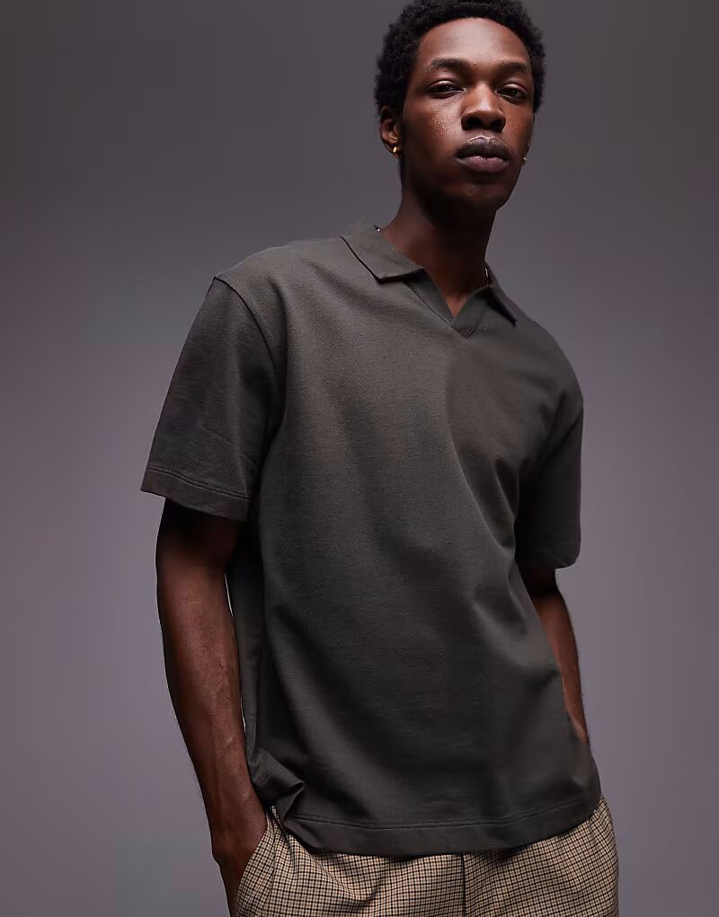 Рубашка-поло Topman тяжелого кроя цвета хаки с воротником-лацканом
Рубашка-поло Topman тяжелого кроя цвета хаки с воротником-лацканом