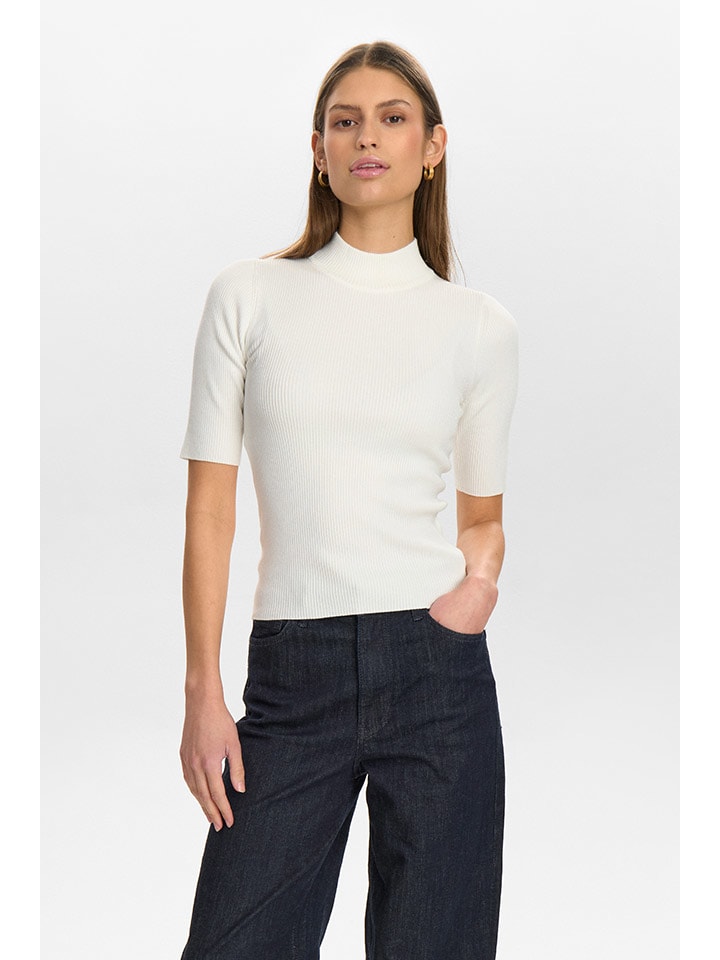 NÜMPH Белый свитер
NÜMPH Белый свитер