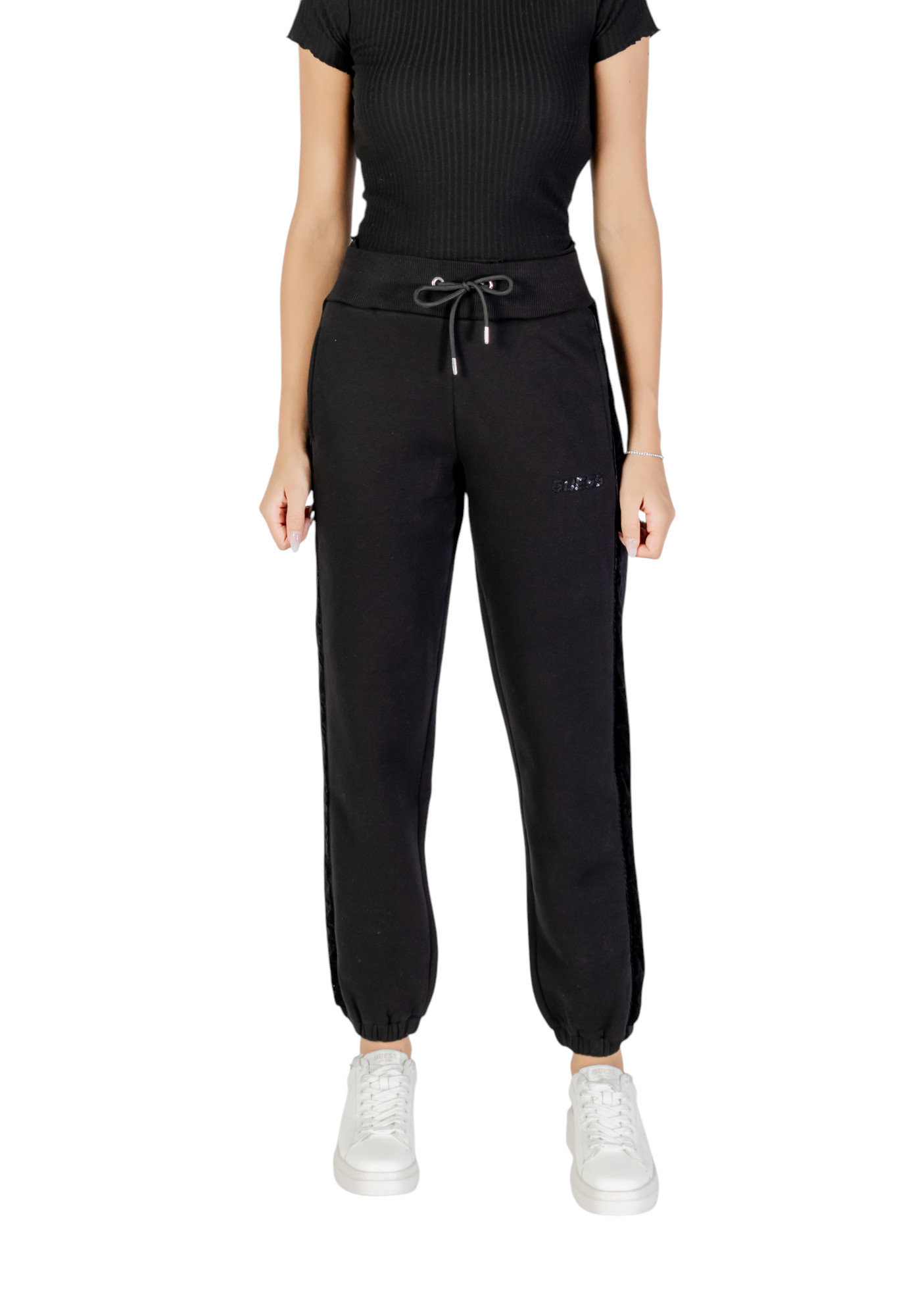 Брюки Guess, черный
Брюки Guess, черный