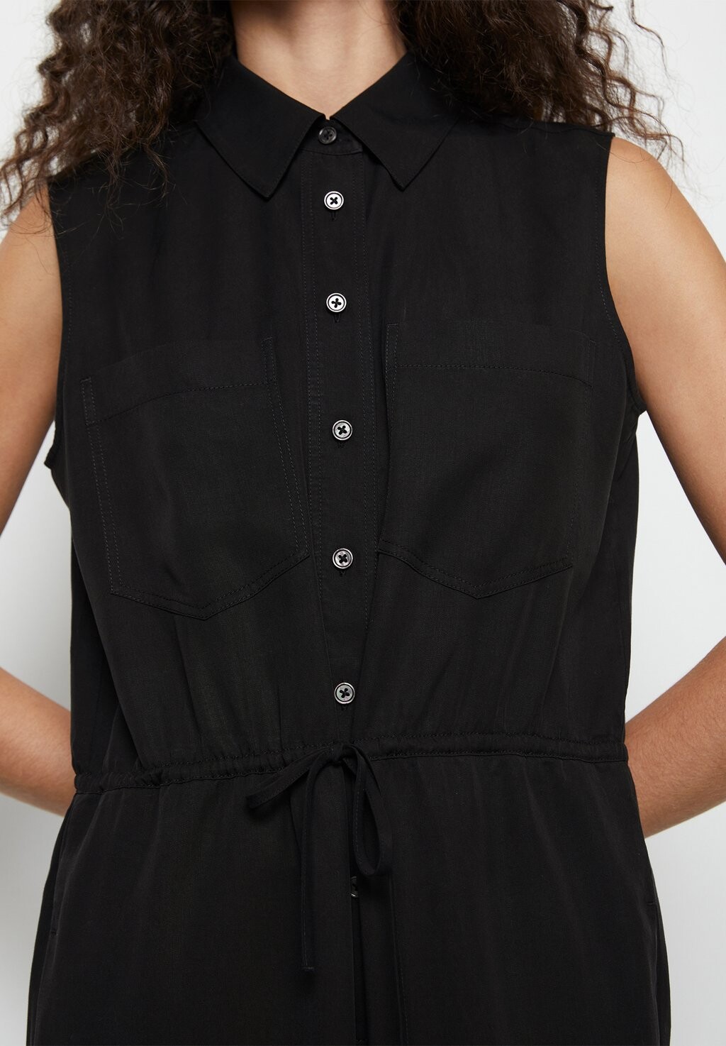 Комбинезон OVERALL SLEEVELESS STRAIGHT FIT, CROPPED DRAWSTRING AT WAIST Marc O'Polo, черный
Комбинезон OVERALL SLEEVELESS STRAIGHT FIT, CROPPED DRAWSTRING AT WAIST Marc O'Polo, черный