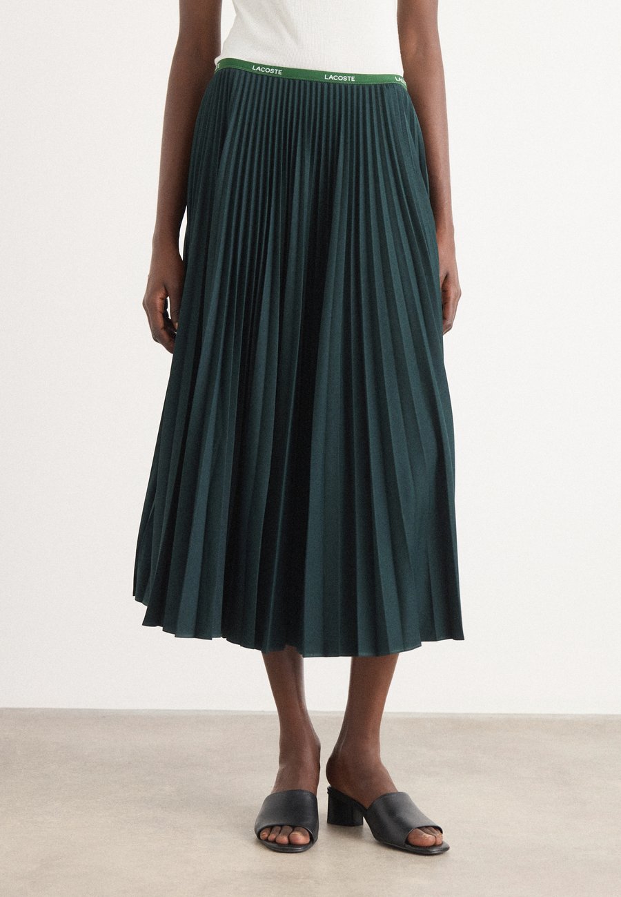 Юбка Lacoste Pleated skirt, Sinople/Dark Green
Юбка Lacoste Pleated skirt, Sinople/Dark Green