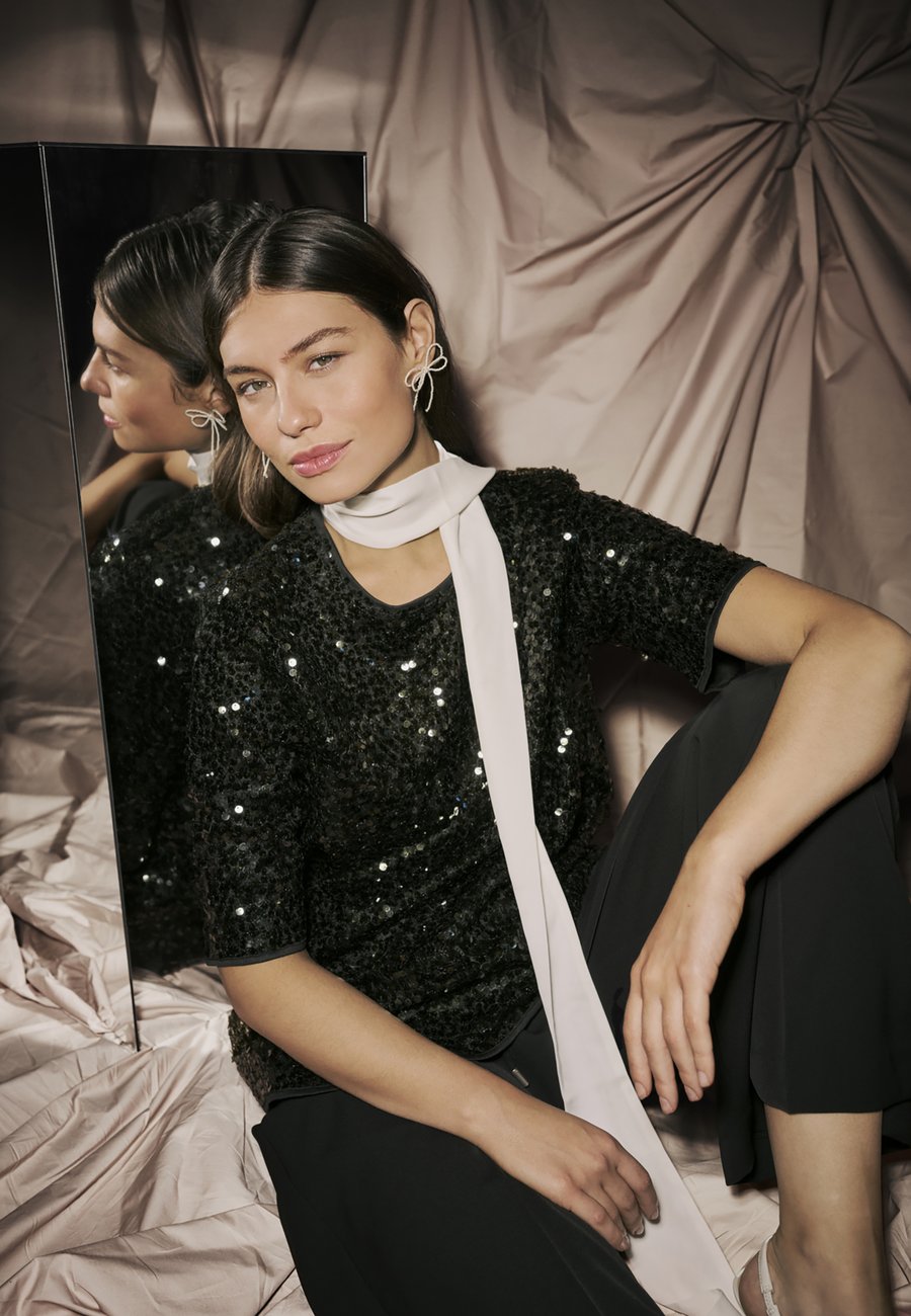 Блуза Culture CUMELIA SS BLOUSE, Olive Night/Olive
Блуза Culture CUMELIA SS BLOUSE, Olive Night/Olive