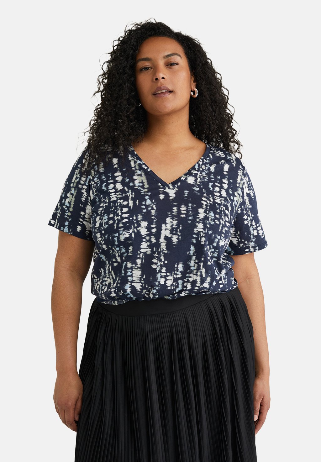 Футболка с принтом CURVE WE Fashion, темно-синий
Футболка с принтом CURVE WE Fashion, темно-синий