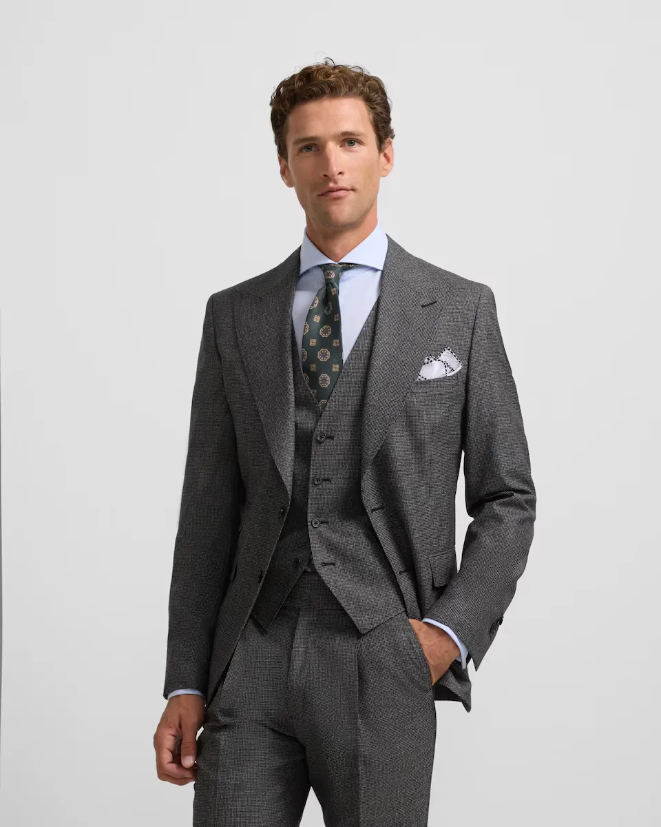 Мужской серый пиджак в ломаную клетку Silbon
Мужской серый пиджак в ломаную клетку Silbon