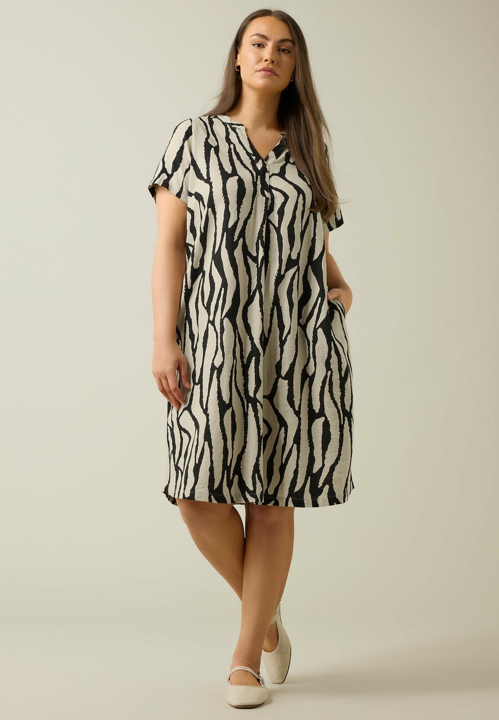 Повседневное платье ABSTRACT Evans, светло-коричневый
Повседневное платье ABSTRACT Evans, светло-коричневый