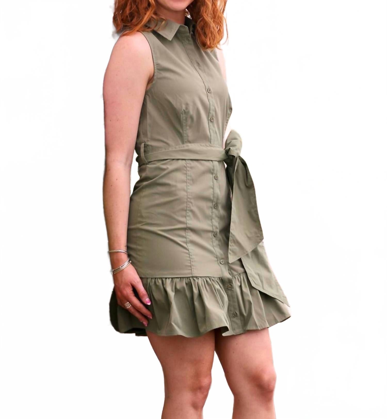 Оливковое платье с завязками на талии и рюшами по подолу Adora
Оливковое платье с завязками на талии и рюшами по подолу Adora