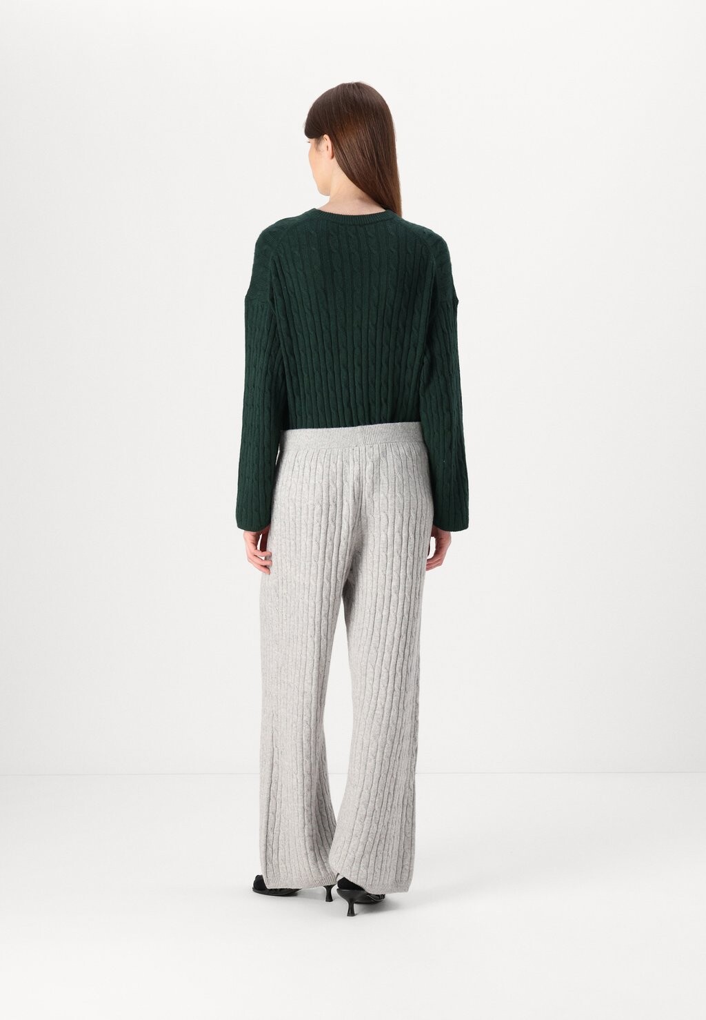 Брюки CASHSOFT CABLE BOTTOM GAP, серый
Брюки CASHSOFT CABLE BOTTOM GAP, серый