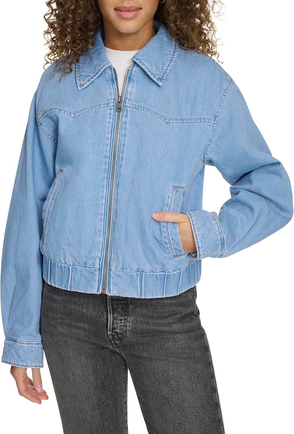 Женская джинсовая куртка-бомбер Levi's в стиле вестерн, Light Wash Denim
Женская джинсовая куртка-бомбер Levi's в стиле вестерн, Light Wash Denim