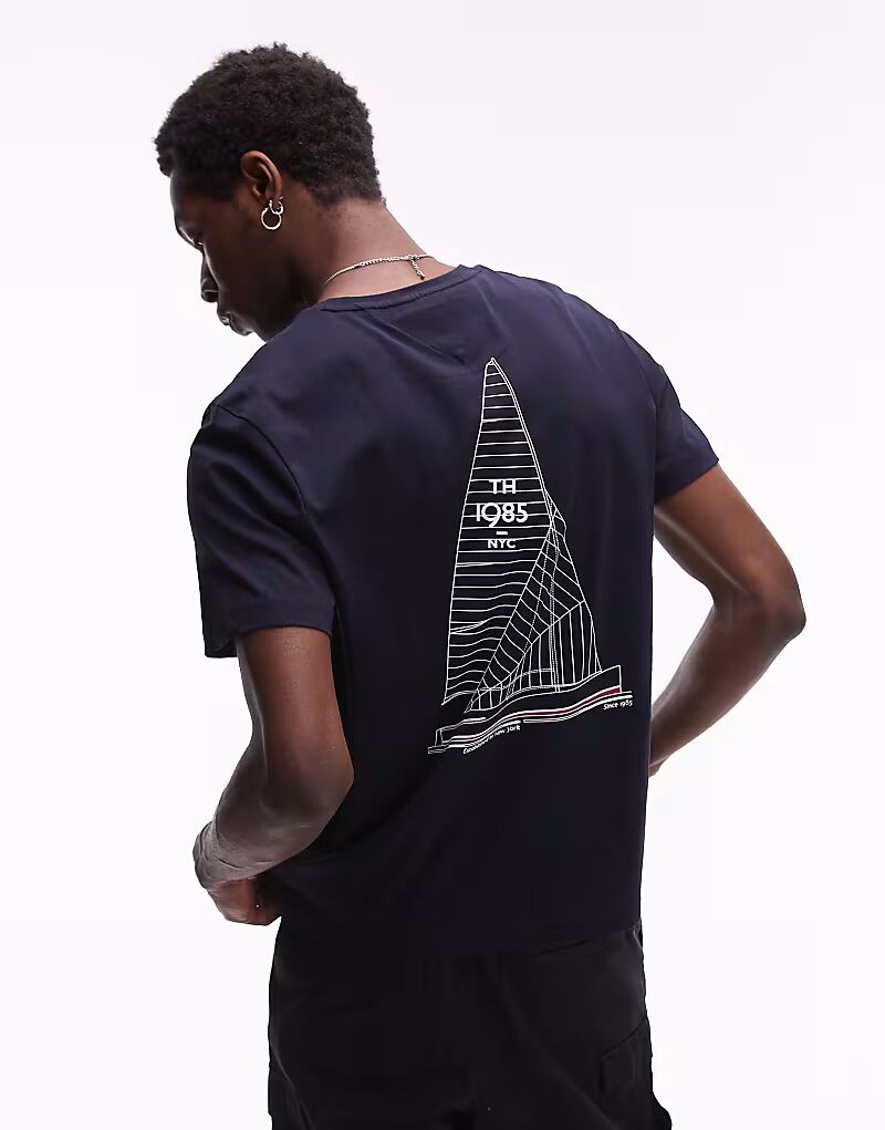 Футболка Tommy Hilfiger outline sailing темно-синего цвета
Футболка Tommy Hilfiger outline sailing темно-синего цвета