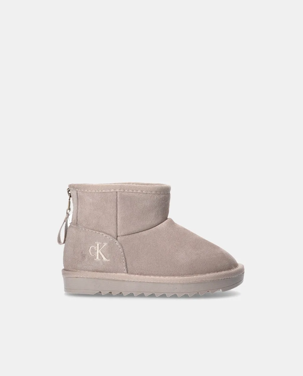 Детские ботинки из замши на меховой подкладке Ck Jeans, серый
Детские ботинки из замши на меховой подкладке Ck Jeans, серый