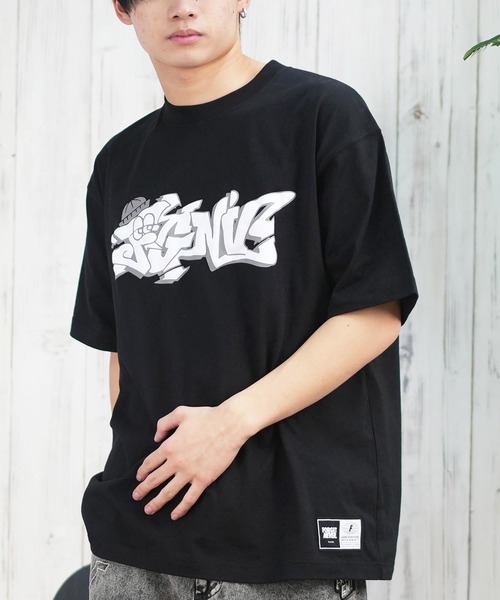 Футболка с коротким рукавом, принт на передней части FORGET NEVER, Murasaki Sports, черный
Футболка с коротким рукавом, принт на передней части FORGET NEVER, Murasaki Sports, черный