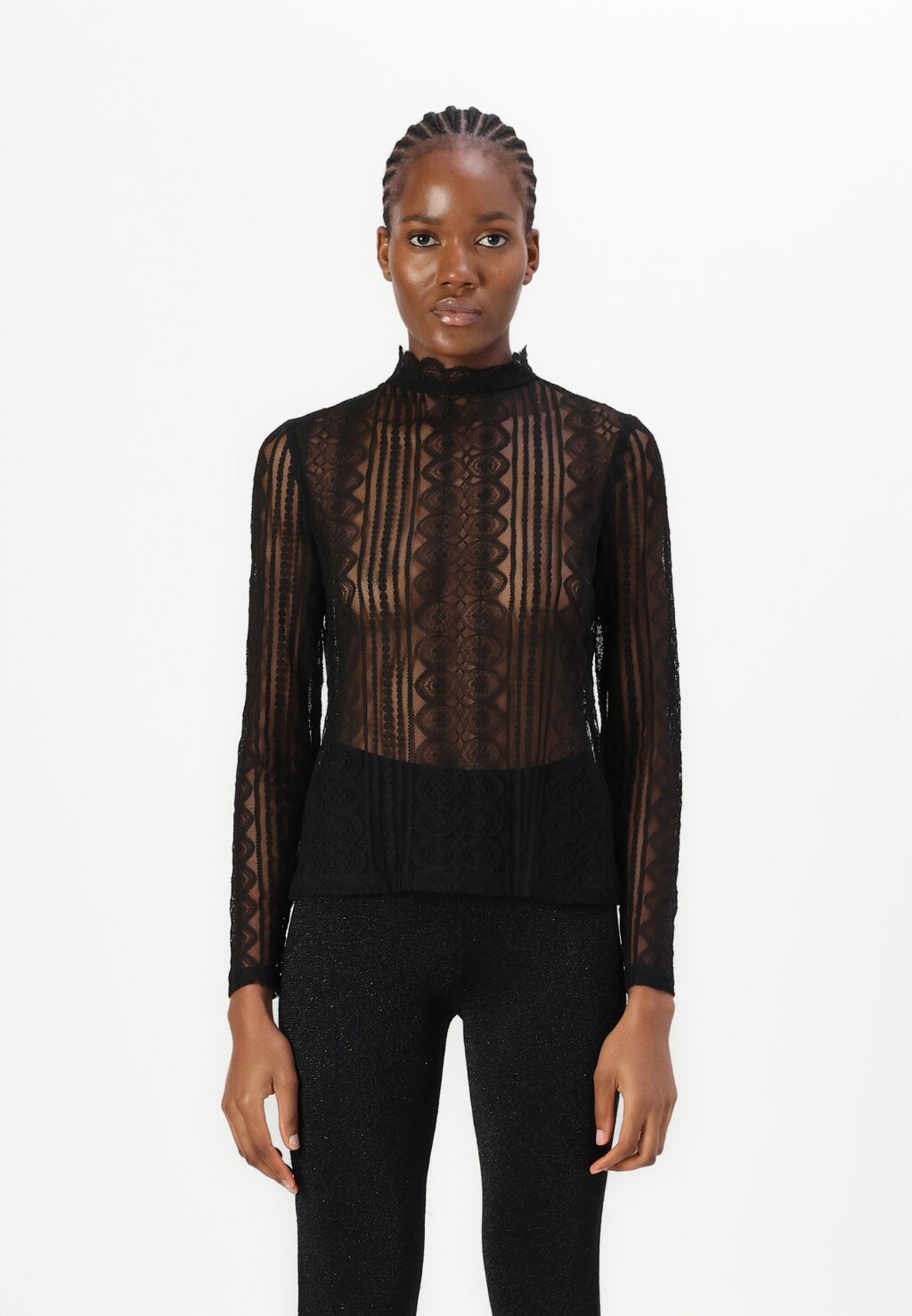 Топ с длинными рукавами FEI Malina, черный
Топ с длинными рукавами FEI Malina, черный