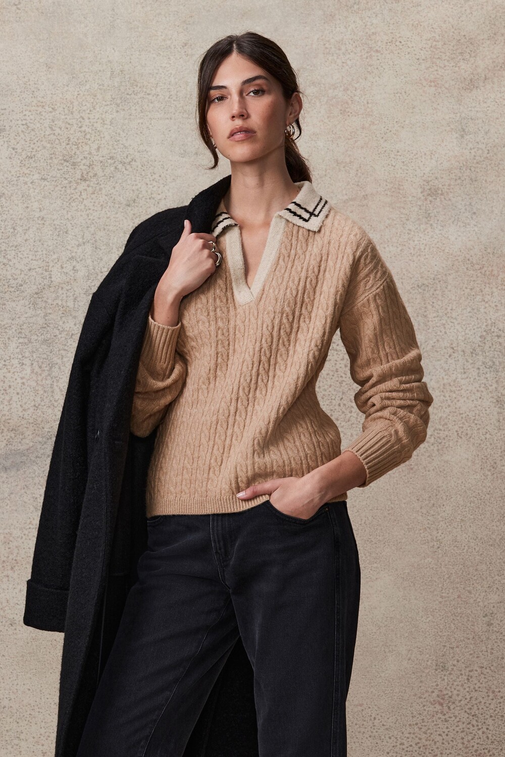 Джемпер с V образным вырезом и воротником стойкой Next, коричневый
Джемпер с V образным вырезом и воротником стойкой Next, коричневый