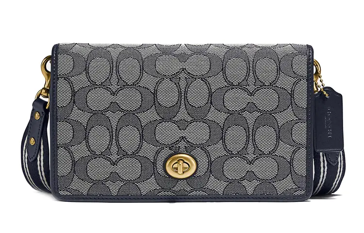 Хейден Жаккардовая Ткань с Сумкой Через Плечо из Телячьей Кожи, Кроссбоди Обычная Женская Тёмно-Синяя COACH
Хейден Жаккардовая Ткань с Сумкой Через Плечо из Телячьей Кожи, Кроссбоди Обычная Женская Тёмно-Синяя COACH