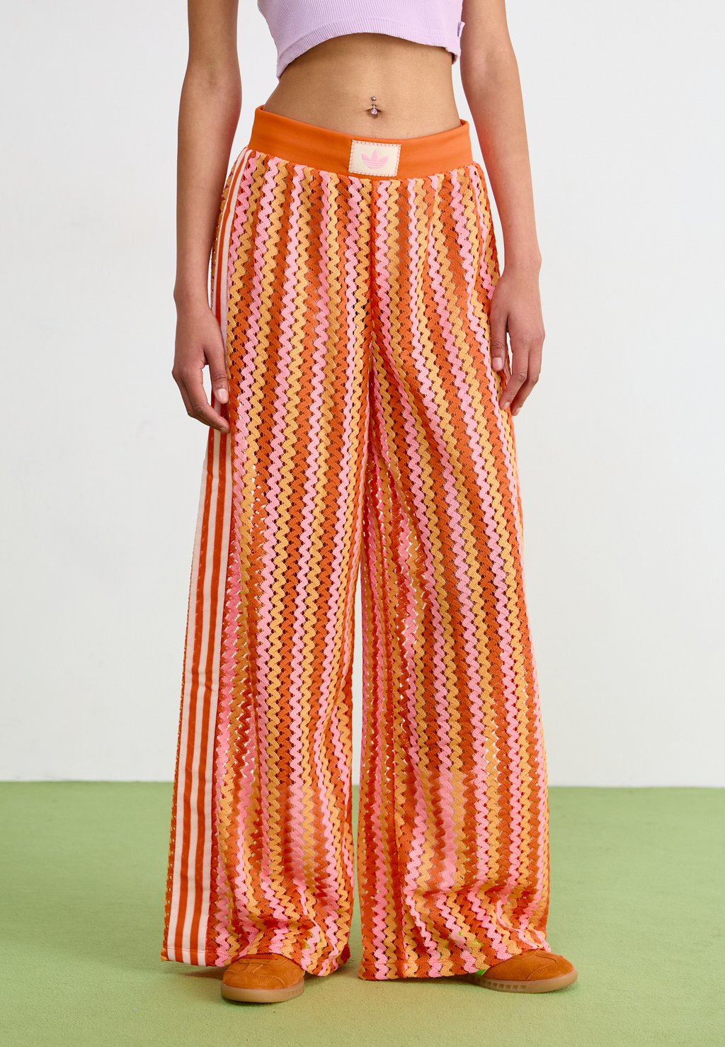 Спортивные штаны TRACKPANT Adidas Originals, розовый
Спортивные штаны TRACKPANT Adidas Originals, розовый