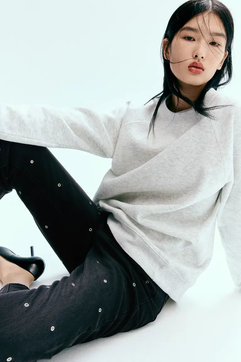 Прямые джинсы с декоративными люверсами H&M, черный
Прямые джинсы с декоративными люверсами H&M, черный