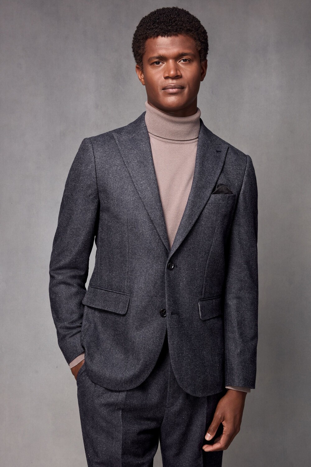 Пиджак из шерстяной смеси с узором «в ёлочку» Next, синий
Пиджак из шерстяной смеси с узором «в ёлочку» Next, синий