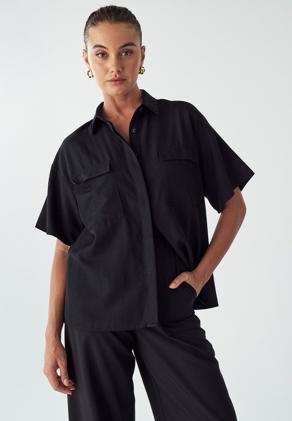 Блузка на пуговицах VALLE SHORT WILLA, черный 
Блузка на пуговицах VALLE SHORT WILLA, черный