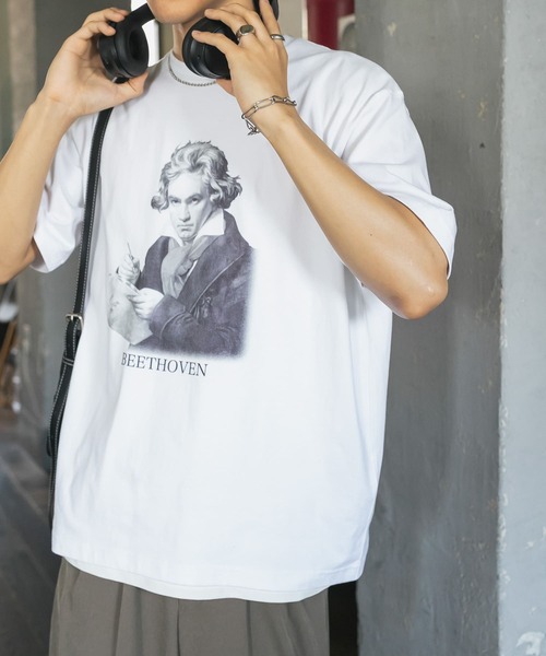 Футболка винтажная с принтом Бетховен SENSE OF PLACE by URBAN RESEARCH, белая
Футболка винтажная с принтом Бетховен SENSE OF PLACE by URBAN RESEARCH, белая