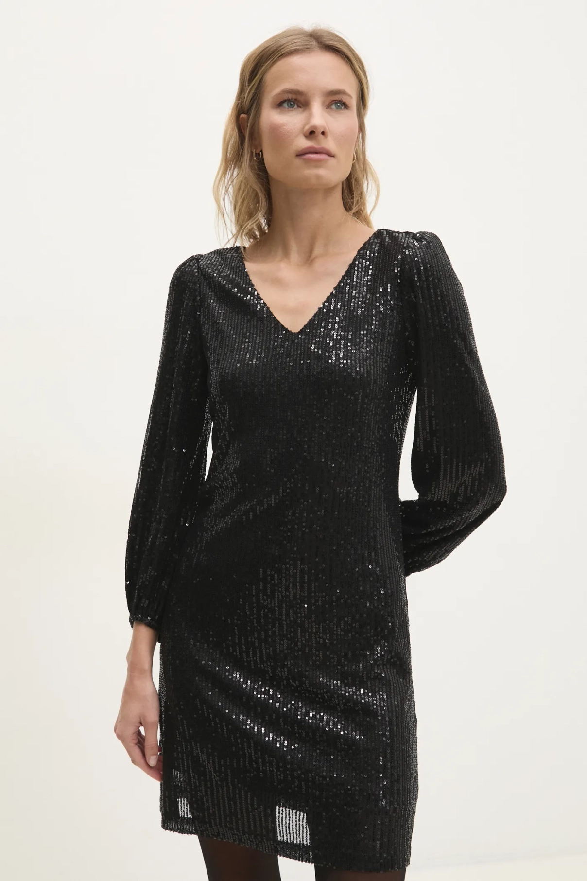 Платье Answear Lab, черный
Платье Answear Lab, черный