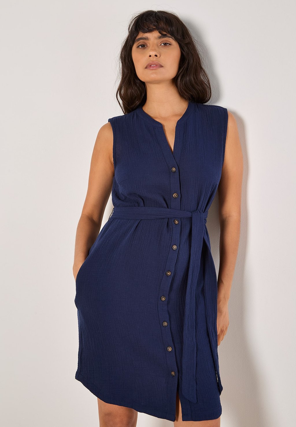 Платье-рубашка TETRA Apricot, темно-синий
Платье-рубашка TETRA Apricot, темно-синий