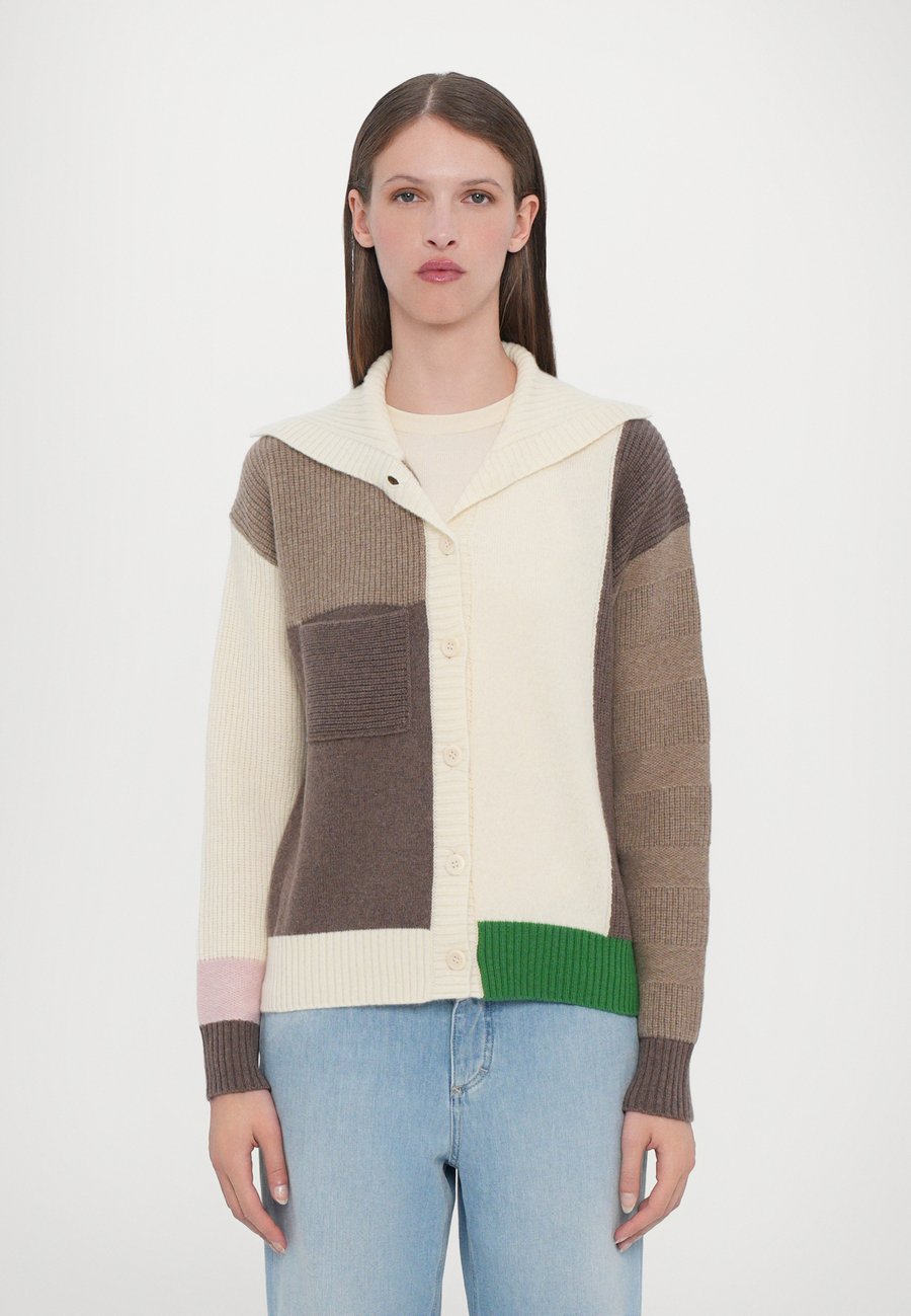 Кардиган Paul Smith WOMENS CARDIGAN BUTTON THRU, White/Beige
Кардиган Paul Smith WOMENS CARDIGAN BUTTON THRU, White/Beige