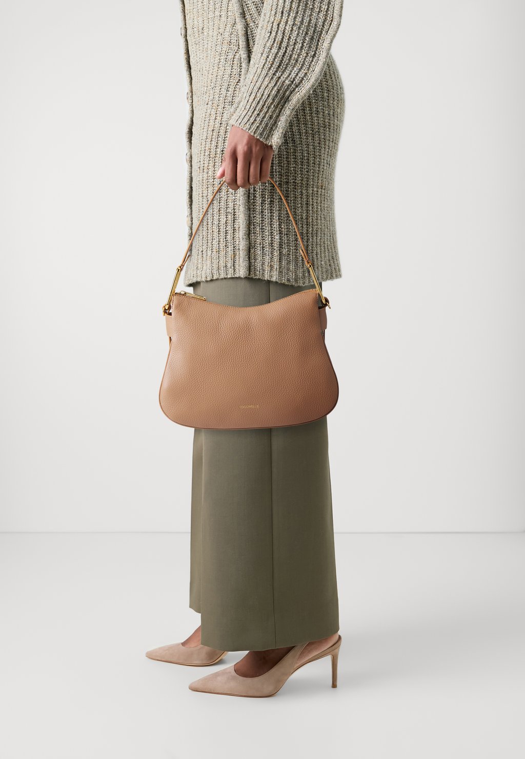 Сумка MAGIE Coccinelle, песочный
Сумка MAGIE Coccinelle, песочный