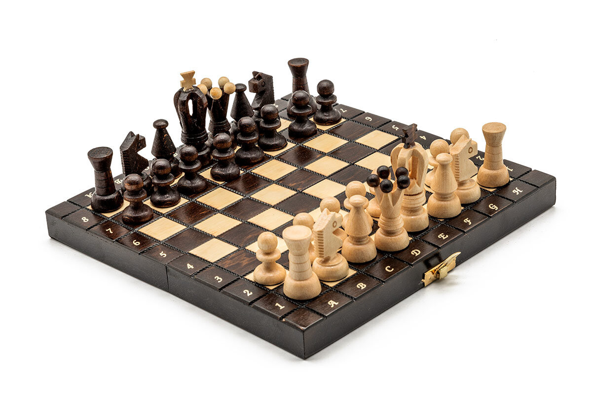 Королевские мини-коричневые шахматы/деревянные шахматы/большие фигуры/производитель Szachy Żurek
Королевские мини-коричневые шахматы/деревянные шахматы/большие фигуры/производитель Szachy Żurek