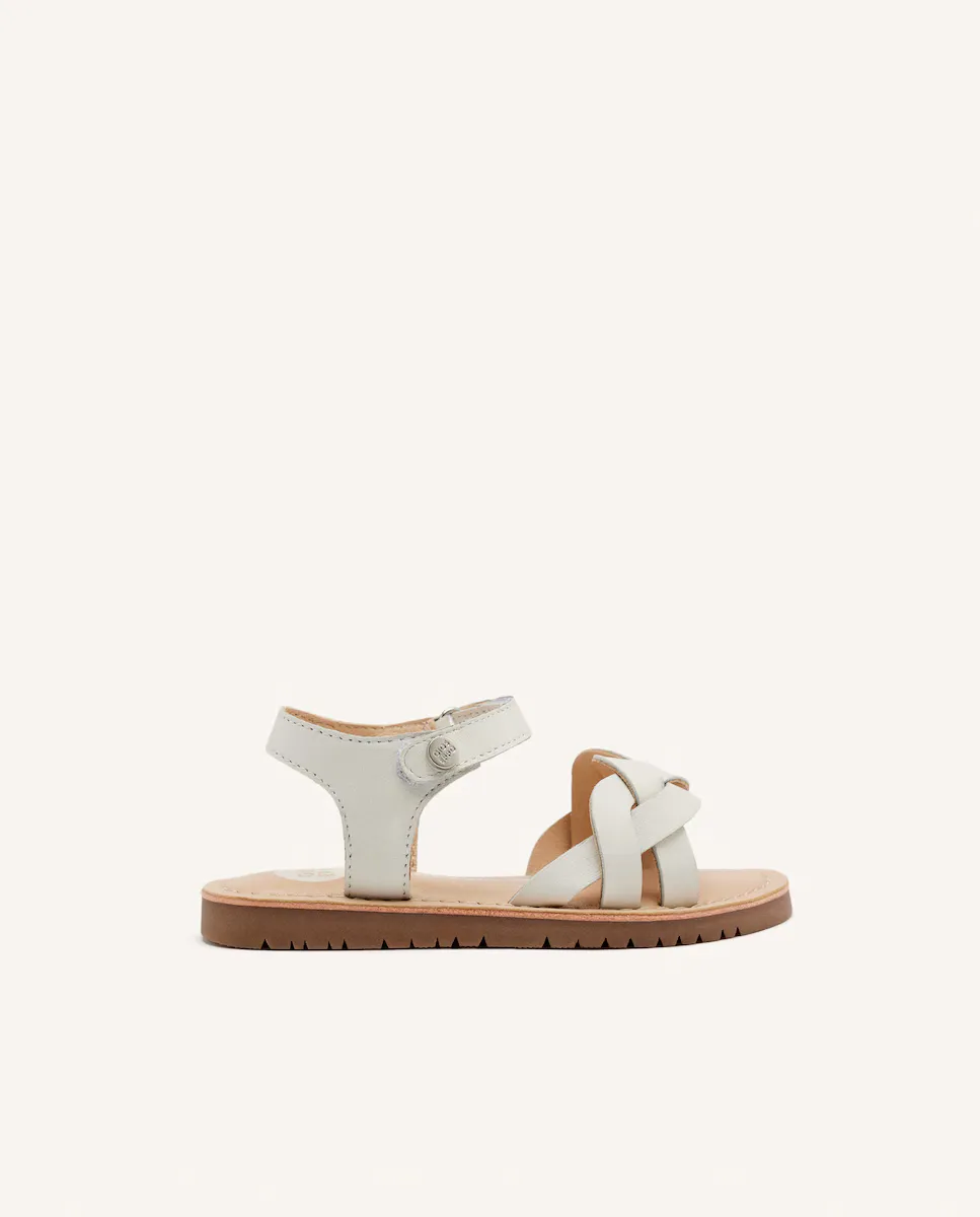 Женские кожаные босоножки с плетеной и гибкой подошвой Gioseppo, белый
Женские кожаные босоножки с плетеной и гибкой подошвой Gioseppo, белый