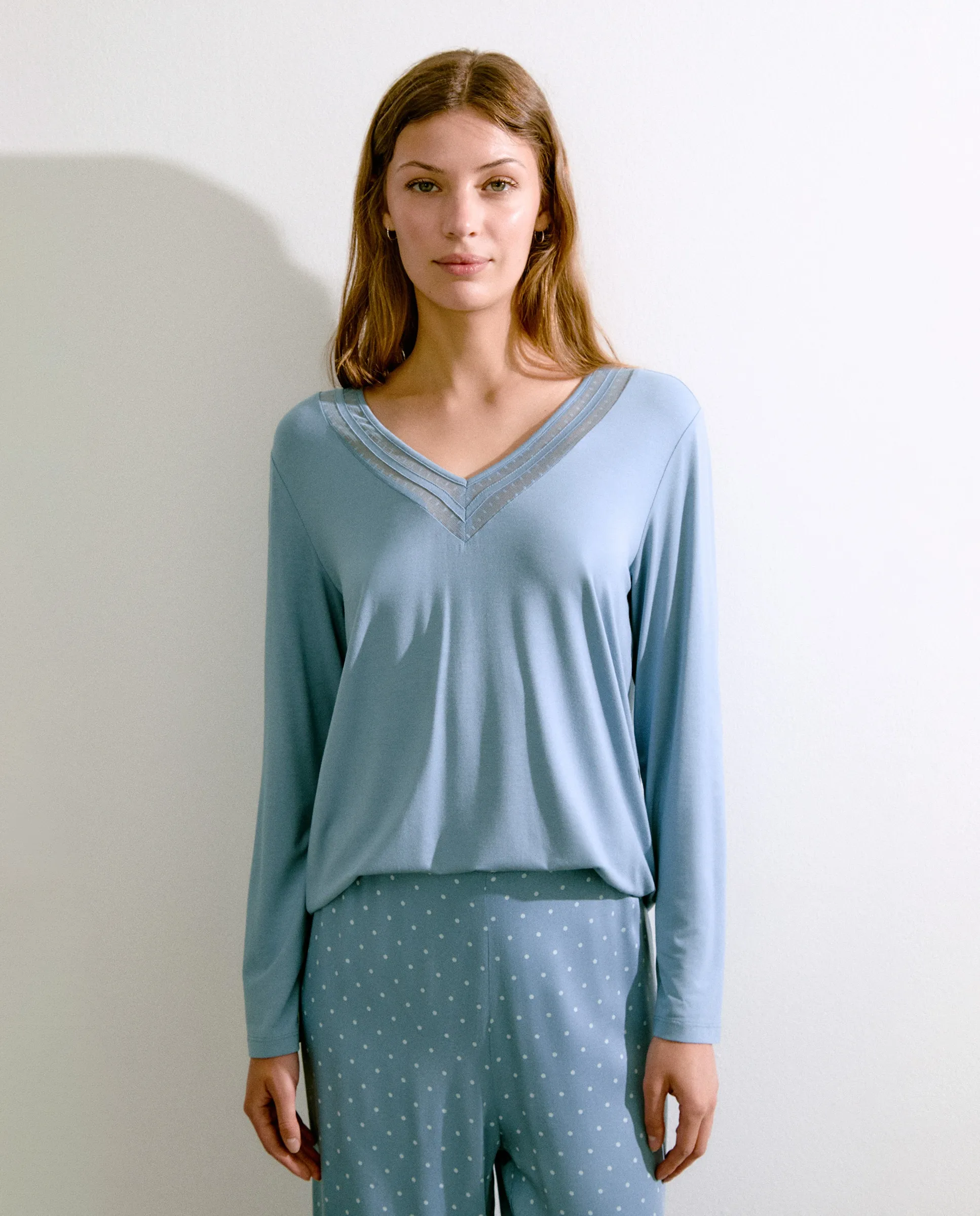 Женская пижамная футболка с длинным рукавом Énfasis, бледно-голубой
Женская пижамная футболка с длинным рукавом Énfasis, бледно-голубой