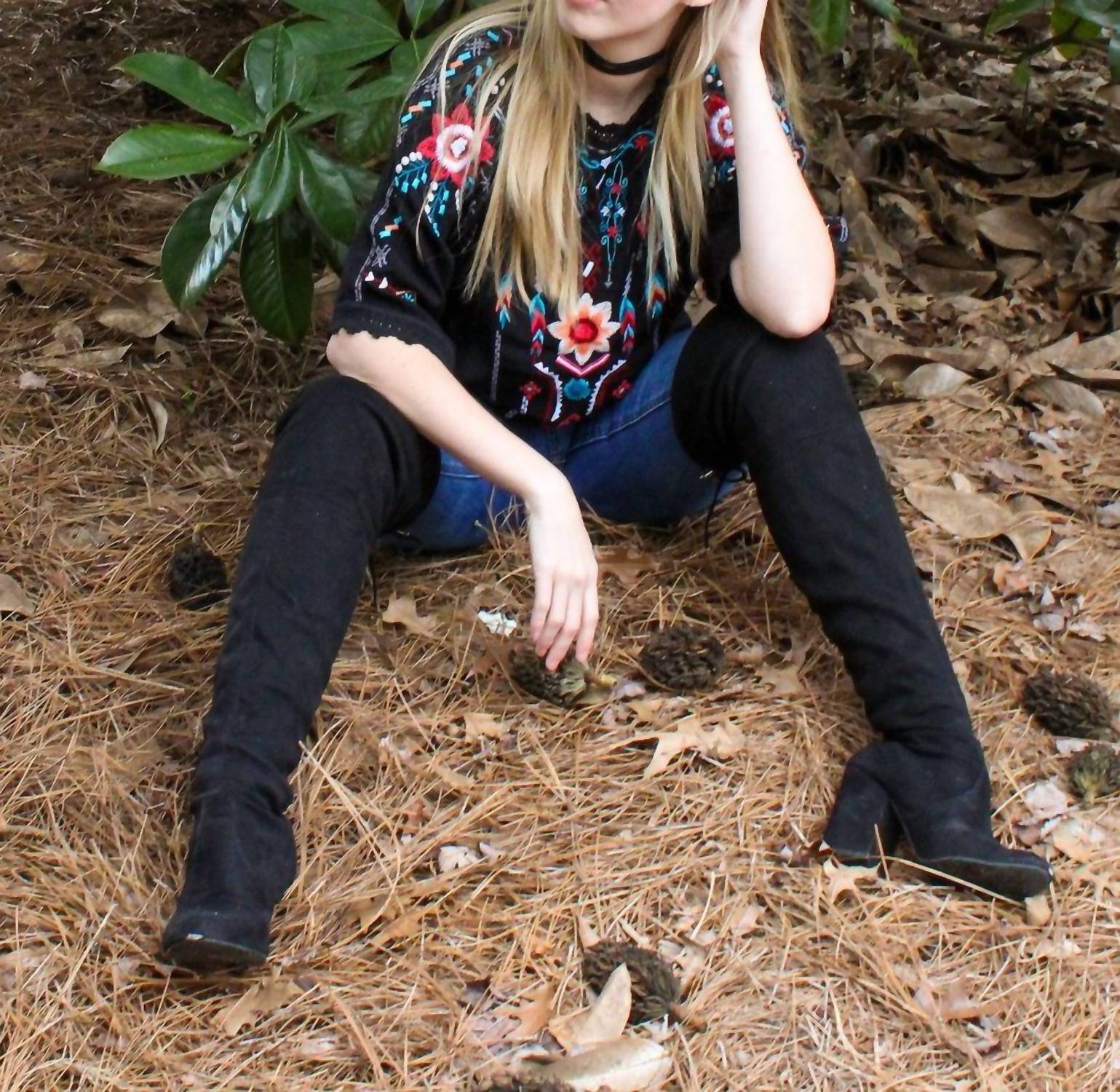 Блузка с вышивкой черного цвета Avani Del Amour
Блузка с вышивкой черного цвета Avani Del Amour