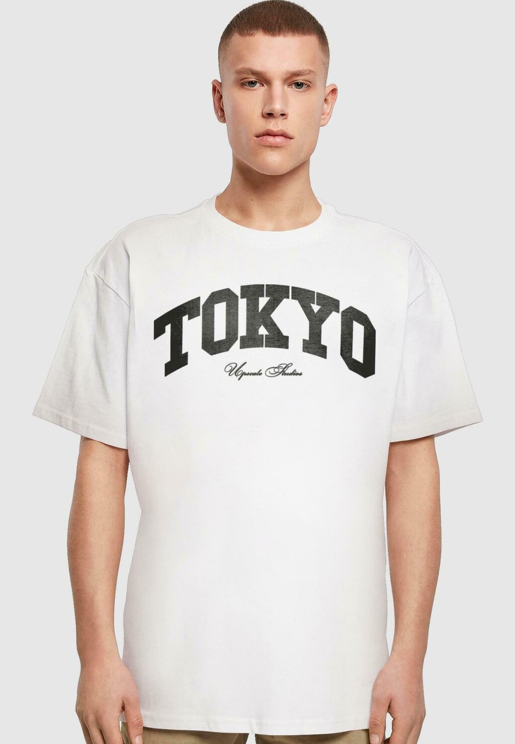 Футболка с принтом TOKYO COLLEGE Upscale by Mister Tee, белый
Футболка с принтом TOKYO COLLEGE Upscale by Mister Tee, белый