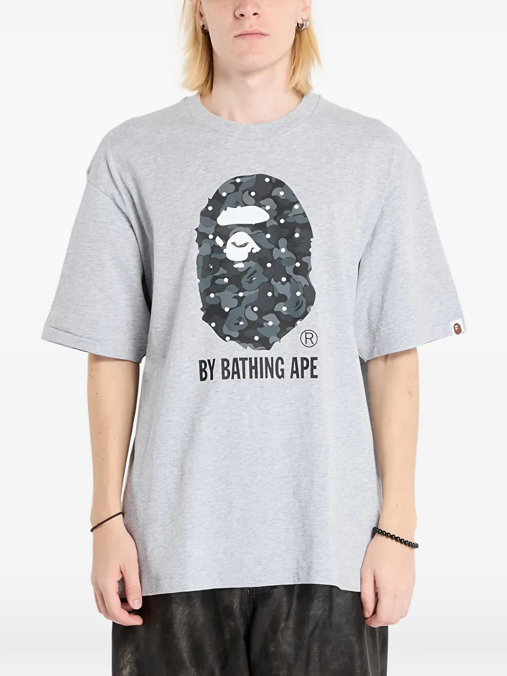 Футболка с камуфляжным узором в горошек A Bathing Ape, серый
Футболка с камуфляжным узором в горошек A Bathing Ape, серый