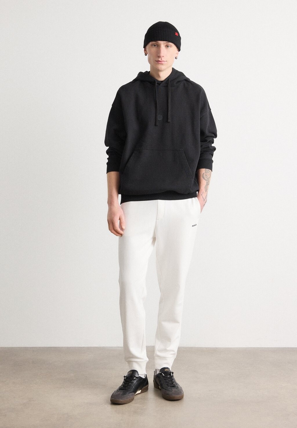 Спортивные брюки DAYOTE HUGO, молочный
Спортивные брюки DAYOTE HUGO, молочный