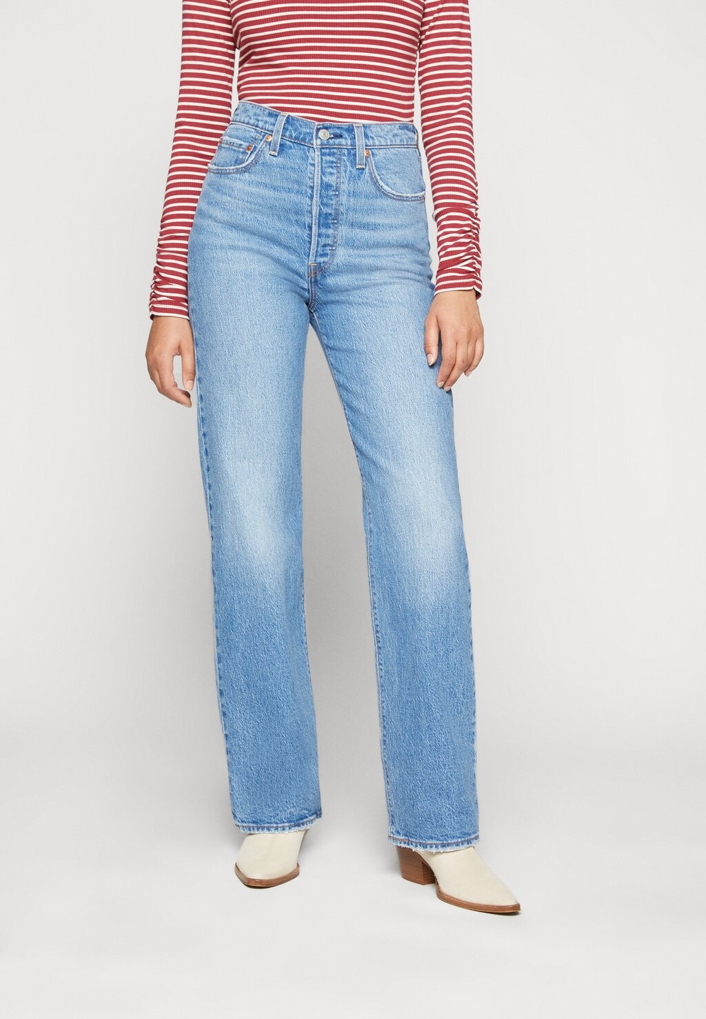 Джинсы-сигареты Levi's
Джинсы-сигареты Levi's