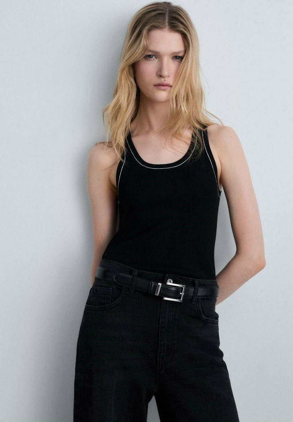 Топ Mango, черный 
Топ Mango, черный