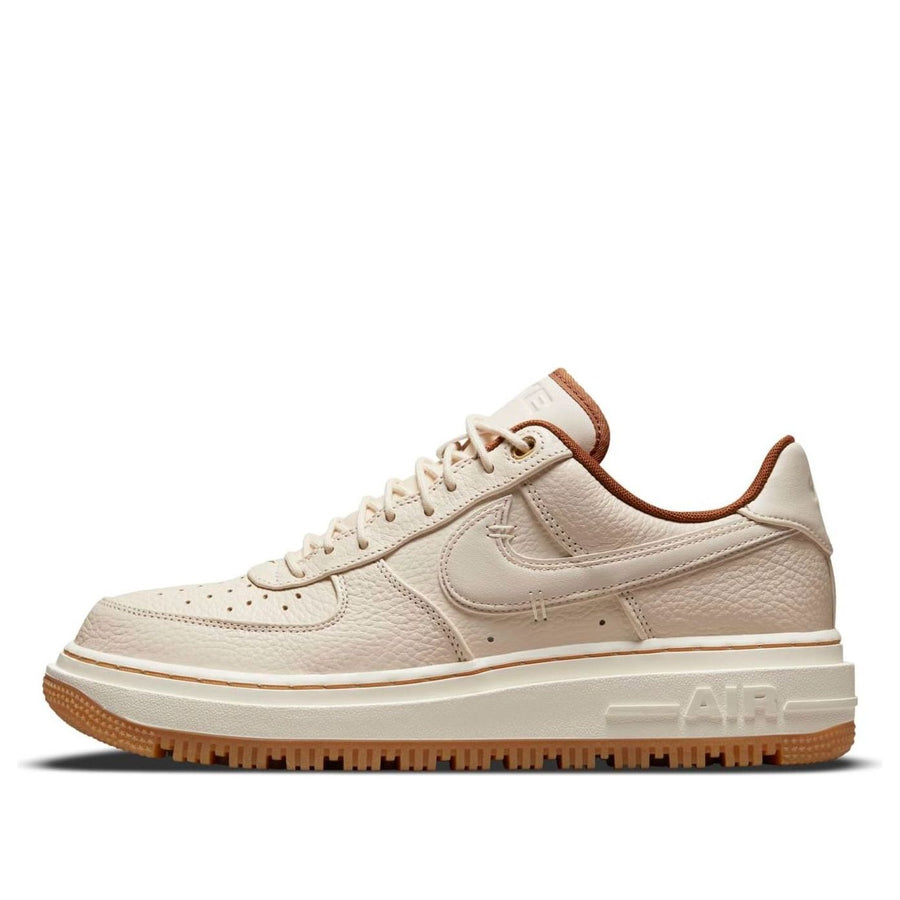 Кроссовки Nike Air Force 1 Luxe 'Pecan', коричневый
Кроссовки Nike Air Force 1 Luxe 'Pecan', коричневый