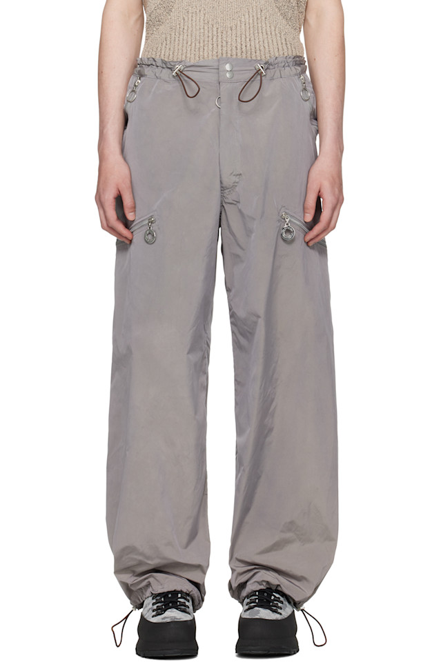 эксклюзивные серые нейлоновые утилитарные карго-брюки Ssense Charlie Constantinou, цвет graphite
эксклюзивные серые нейлоновые утилитарные карго-брюки Ssense Charlie Constantinou, цвет graphite