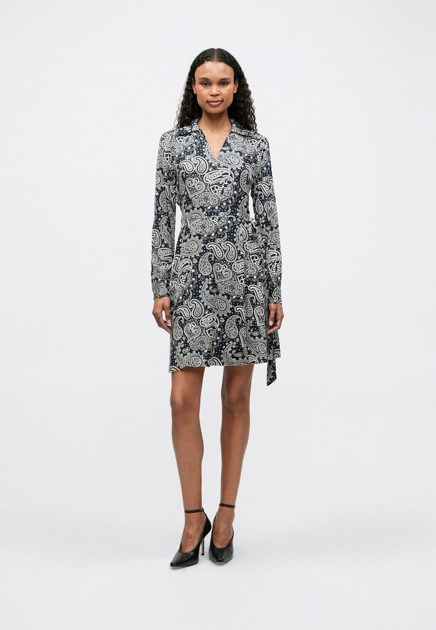 Платье Tommy Hilfiger KNEE DRESS, Navy/Dark Blue
Платье Tommy Hilfiger KNEE DRESS, Navy/Dark Blue