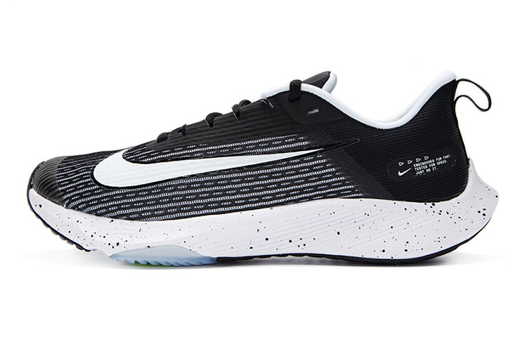 Кроссовки Nike Air Zoom Speed 2 черный белый (GS)
Кроссовки Nike Air Zoom Speed 2 черный белый (GS)