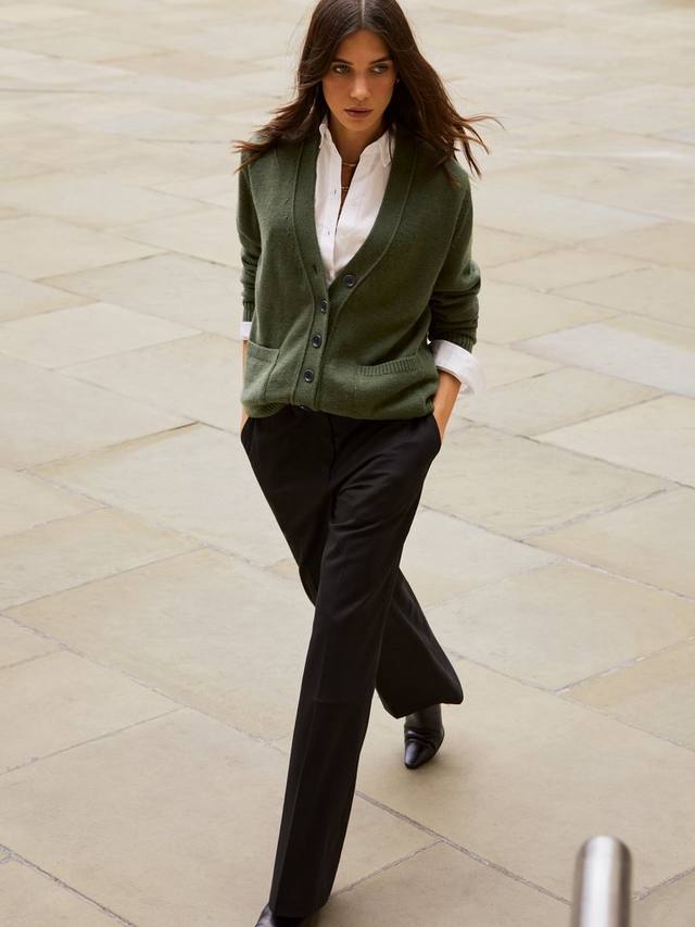 Брюки из смесовой шерсти ione Baukjen, цвет Caviar Black
Брюки из смесовой шерсти ione Baukjen, цвет Caviar Black