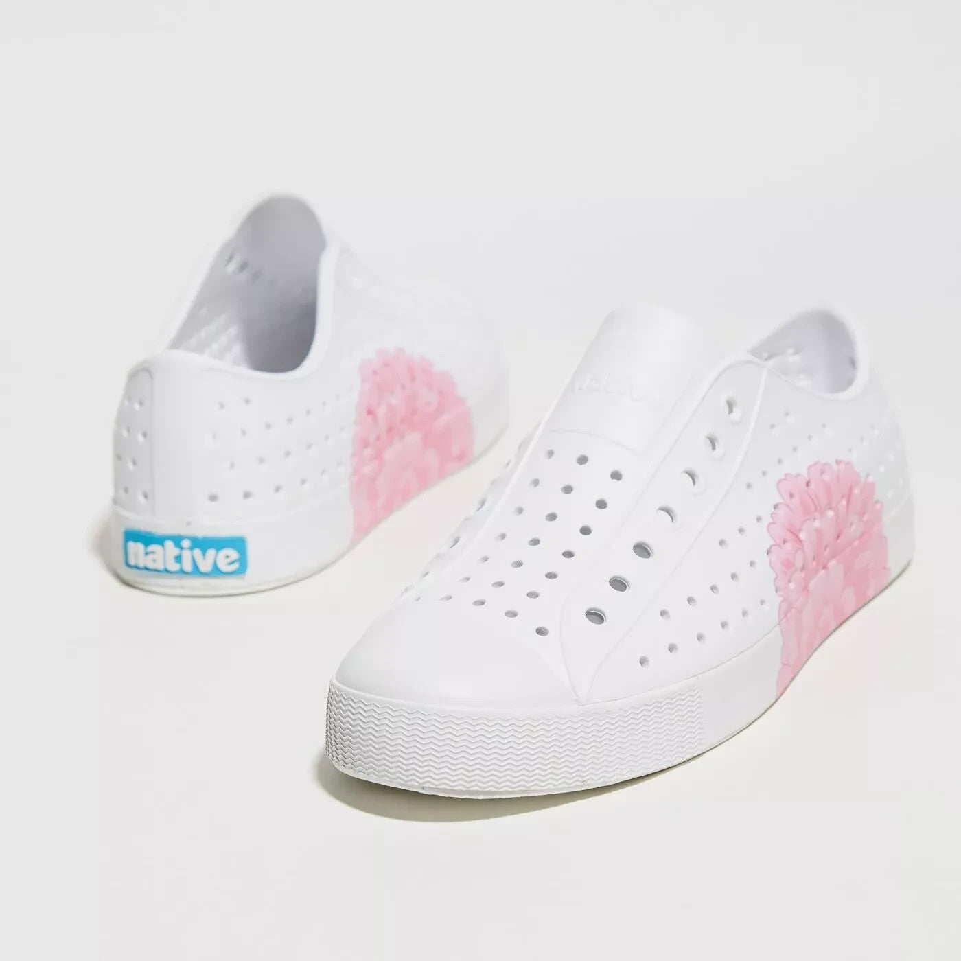 Натуральные Джефферсон 11100101-8966 Мужские белые цветочные повседневные кроссовки Native Shoes
Натуральные Джефферсон 11100101-8966 Мужские белые цветочные повседневные кроссовки Native Shoes