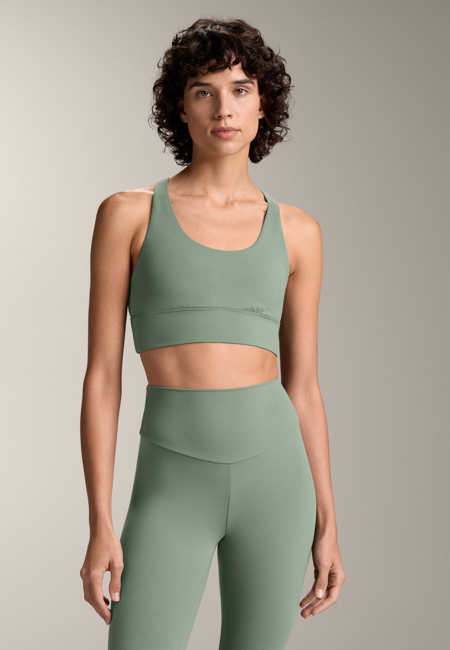 Бюстгальтер OYSHO COMFORTLUX MEDIUM SUPPORT WITH CUPS, Evergreen
Бюстгальтер OYSHO COMFORTLUX MEDIUM SUPPORT WITH CUPS, Evergreen