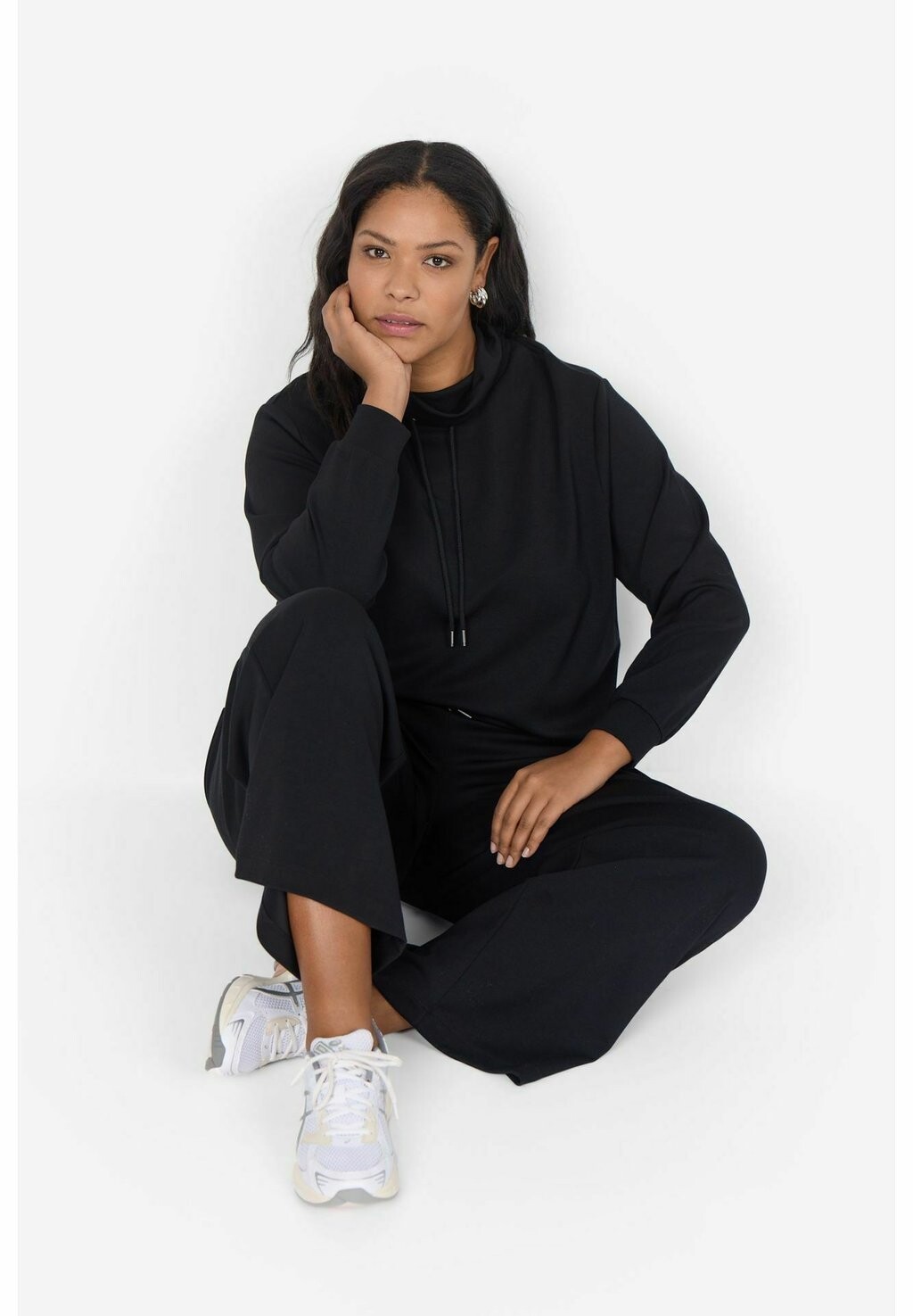 Брюки тренировочного костюма Wa-Sabina Wasabi, черные
Брюки тренировочного костюма Wa-Sabina Wasabi, черные