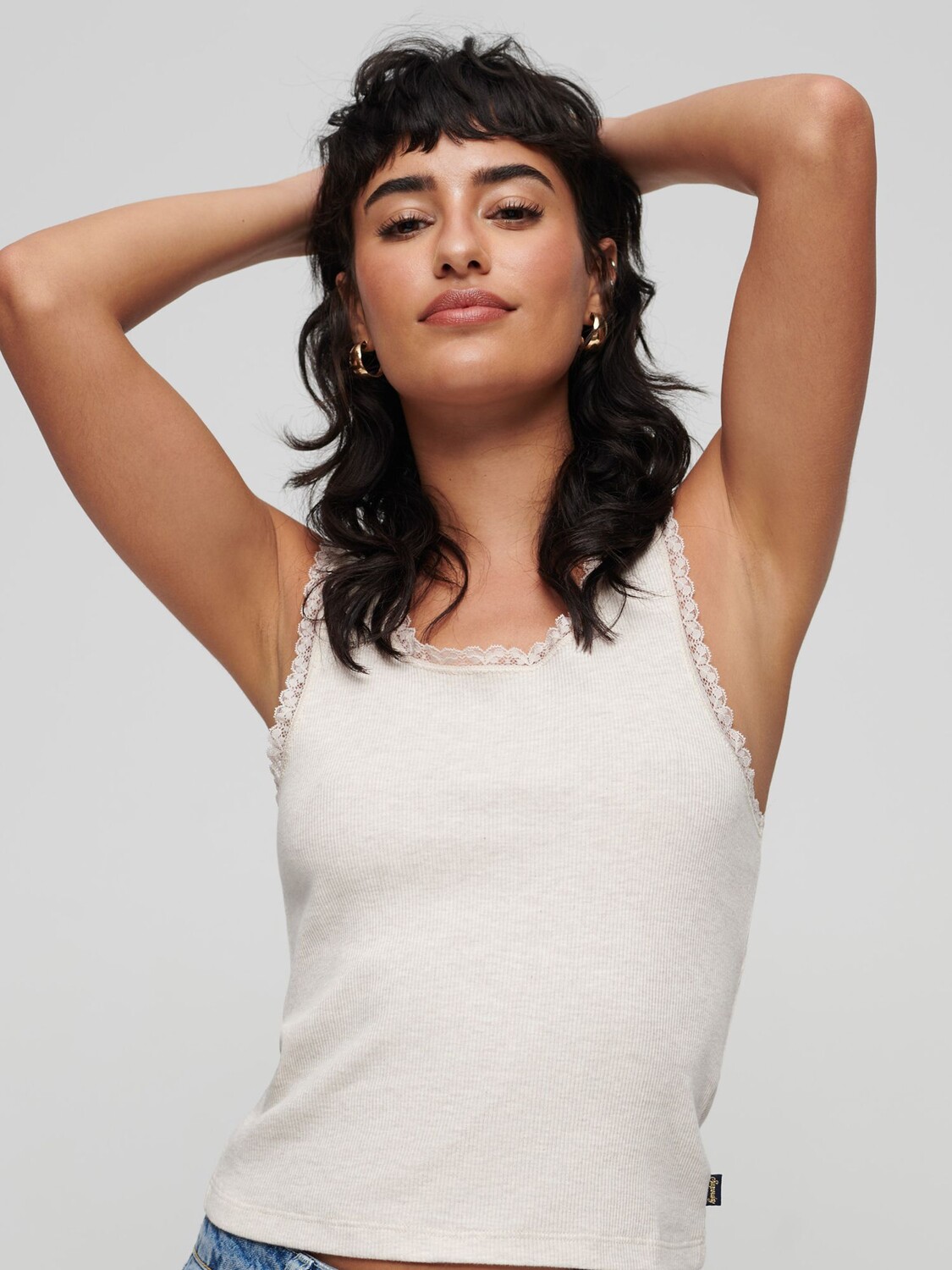 Винтажный жилет из органического хлопка с кружевной отделкой Superdry, овсяный крем-марл
Винтажный жилет из органического хлопка с кружевной отделкой Superdry, овсяный крем-марл